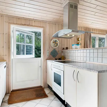 Feriehus Cozy In A Quiet Area Close To The