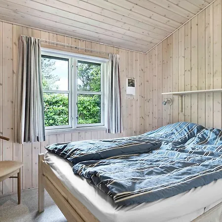 Cozy In A Quiet Area Close To The *