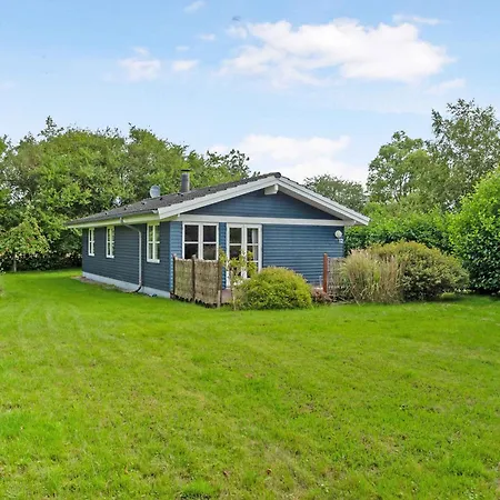 Cozy In A Quiet Area Close To The *