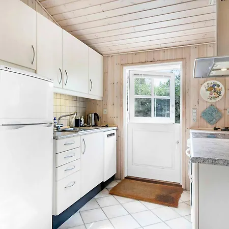 Cozy In A Quiet Area Close To The