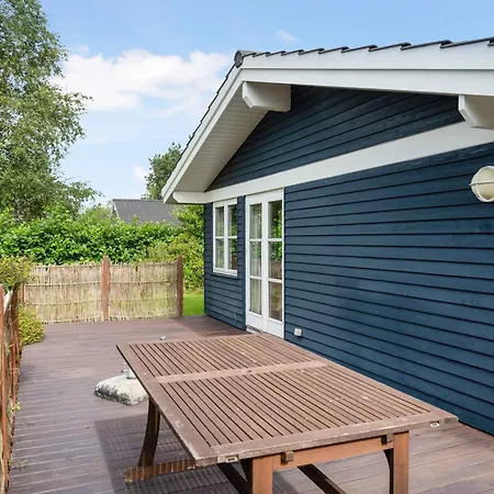 Cozy In A Quiet Area Close To The